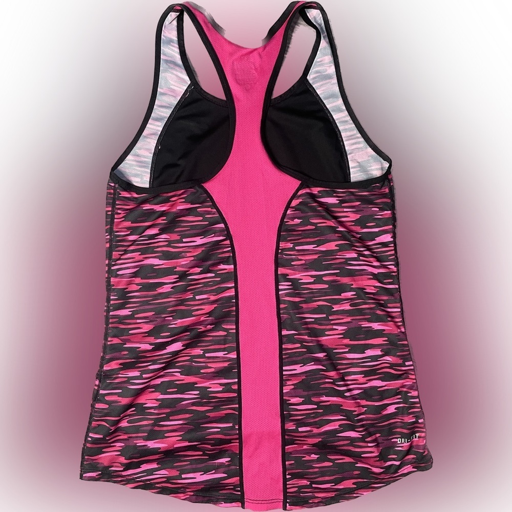 𝅺Nike Tank Top - Picture 2 of 2